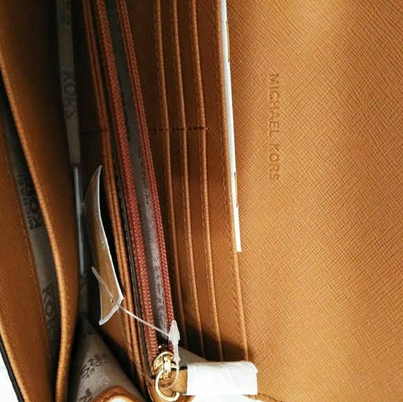 Michael Kors Jet Set Wallet NWT - Picture 4 of 4